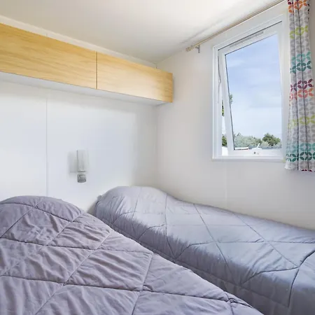 Mobil-home Dans 5 Etoiles Nyaraló