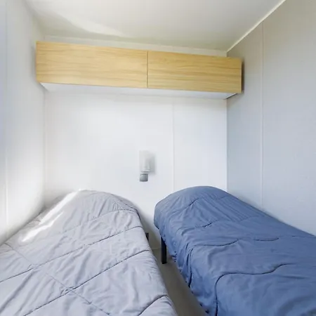 Mobil-home Dans 5 Etoiles *