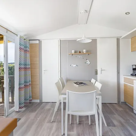 Mobil-home Dans 5 Etoiles * Torreilles